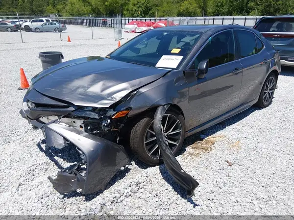 4T1G11AK8MU472622 2021 TOYOTA CAMRY - Image 2