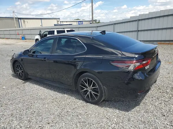 4T1G11AK8MU473513 2021 TOYOTA CAMRY - Image 2