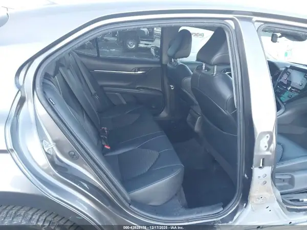 4T1G11AK8MU475052 2021 TOYOTA CAMRY - Image 8