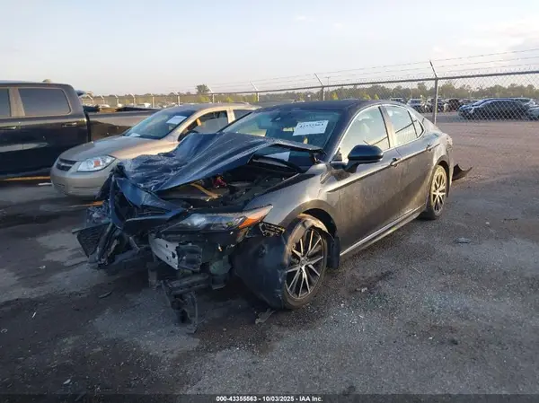 4T1G11AK8MU475150 2021 TOYOTA CAMRY - Image 2