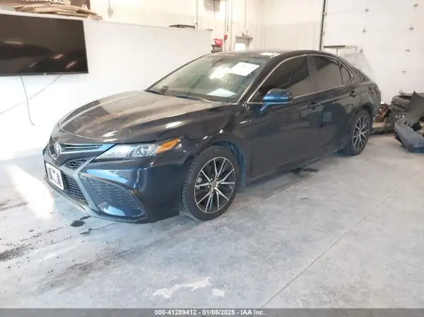 4T1G11AK8MU477688 2021 TOYOTA CAMRY - Image 2