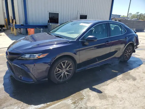 4T1G11AK8MU477979 2021 TOYOTA CAMRY - Image 1