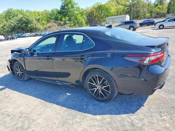 4T1G11AK8MU480493 2021 TOYOTA CAMRY - Image 2