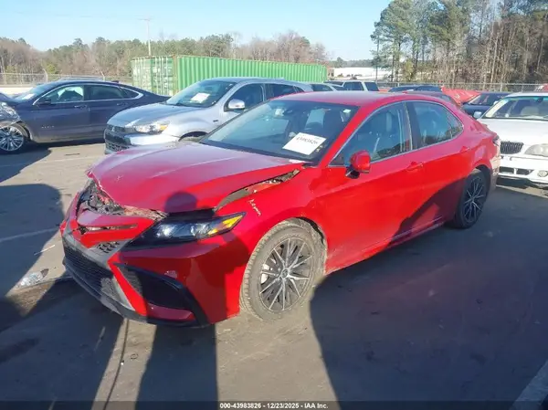 4T1G11AK8MU480980 2021 TOYOTA CAMRY - Image 2