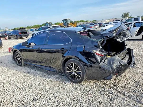4T1G11AK8MU483619 2021 TOYOTA CAMRY - Image 2