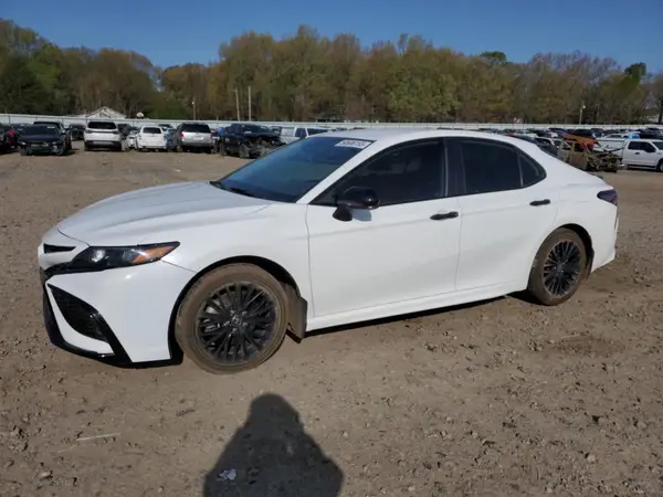 4T1G11AK8MU484124 2021 TOYOTA CAMRY - Image 1