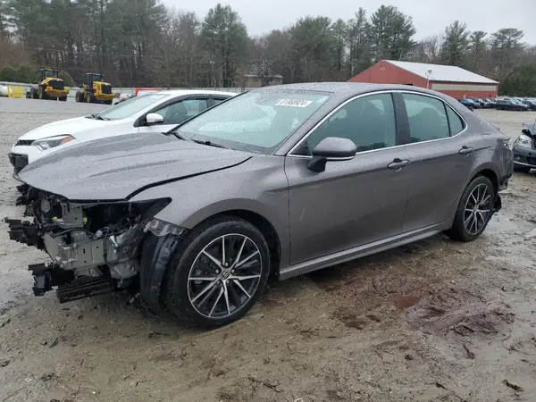 4T1G11AK8MU486195 2021 TOYOTA CAMRY - Image 1