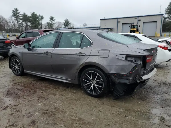 4T1G11AK8MU486195 2021 TOYOTA CAMRY - Image 2