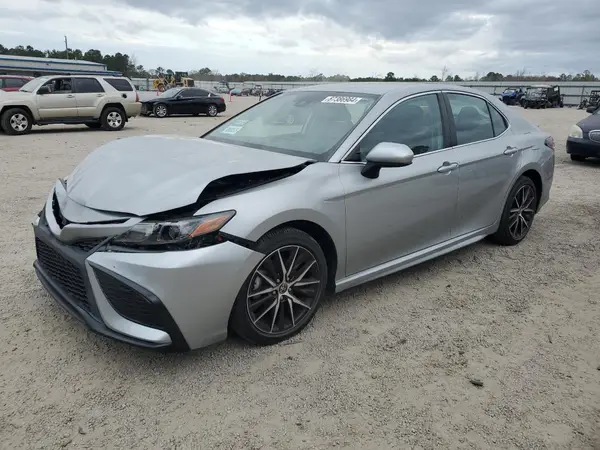 4T1G11AK8MU489355 2021 TOYOTA CAMRY - Image 1