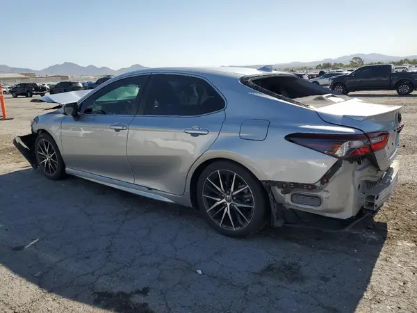 4T1G11AK8MU490604 2021 TOYOTA CAMRY - Image 2