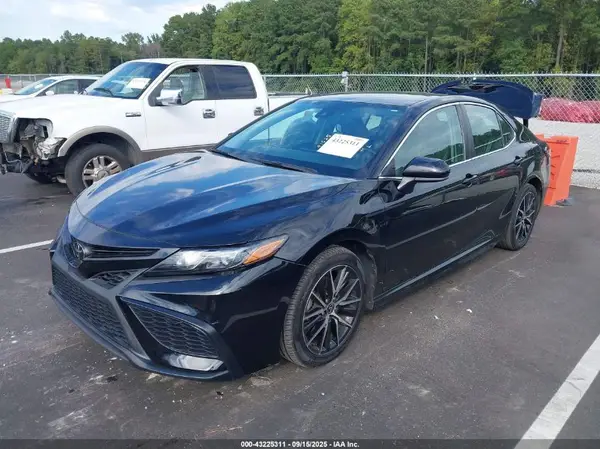 4T1G11AK8MU494510 2021 TOYOTA CAMRY - Image 2
