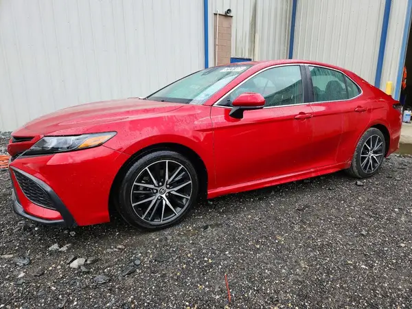 4T1G11AK8MU494748 2021 TOYOTA CAMRY - Image 1