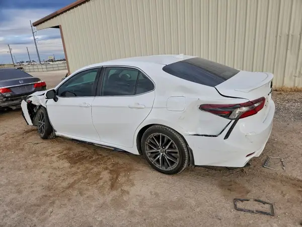 4T1G11AK8MU497326 2021 TOYOTA CAMRY - Image 2