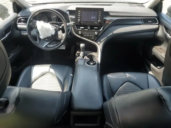 4T1G11AK8MU512374 2021 TOYOTA CAMRY - Image 8