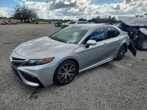 4T1G11AK8MU512438 2021 TOYOTA CAMRY - Image 1