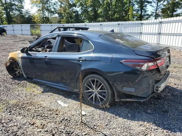 4T1G11AK8MU519793 2021 TOYOTA CAMRY - Image 2