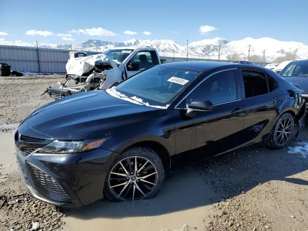 4T1G11AK8MU520412 2021 TOYOTA CAMRY - Image 1
