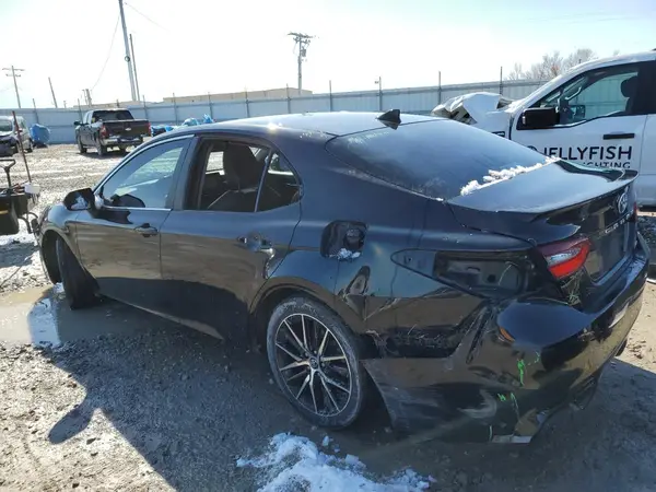 4T1G11AK8MU520412 2021 TOYOTA CAMRY - Image 2