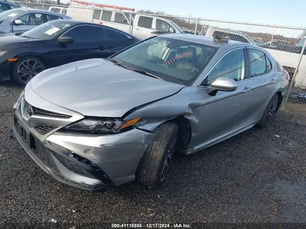4T1G11AK8MU520958 2021 TOYOTA CAMRY - Image 2