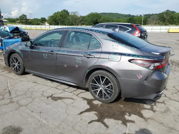 4T1G11AK8MU521513 2021 TOYOTA CAMRY - Image 2