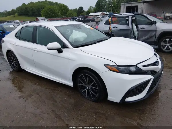 4T1G11AK8MU525142 2021 TOYOTA CAMRY - Image 1