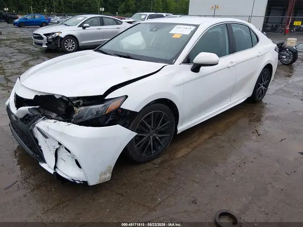 4T1G11AK8MU525142 2021 TOYOTA CAMRY - Image 2