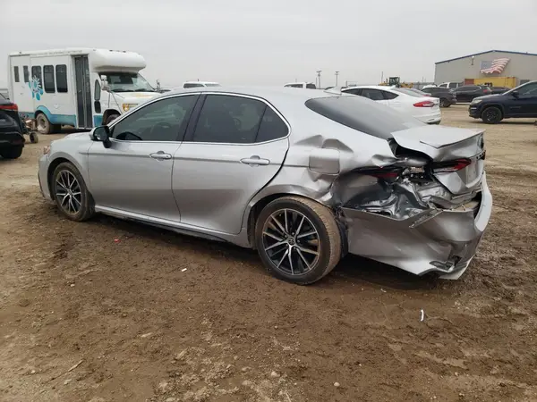 4T1G11AK8MU533810 2021 TOYOTA CAMRY - Image 2