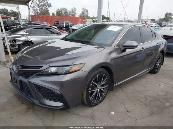 4T1G11AK8MU536707 2021 TOYOTA CAMRY - Image 2
