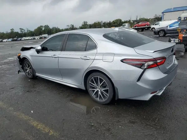 4T1G11AK8MU537002 2021 TOYOTA CAMRY - Image 2