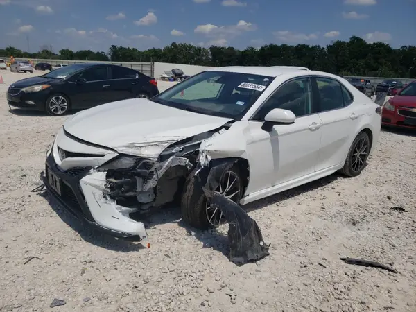 4T1G11AK8MU537145 2021 TOYOTA CAMRY - Image 1
