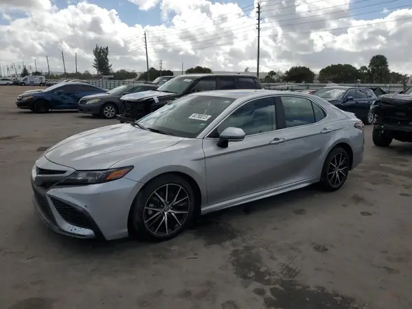 4T1G11AK8MU538490 2021 TOYOTA CAMRY - Image 1