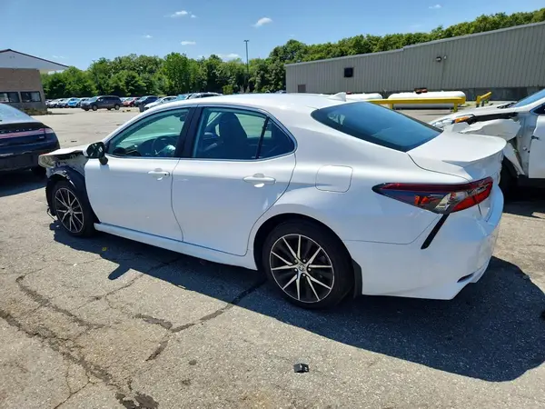 4T1G11AK8MU539509 2021 TOYOTA CAMRY - Image 2