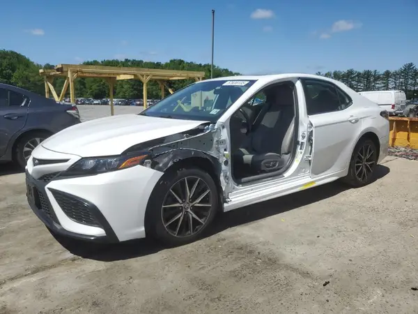 4T1G11AK8MU542815 2021 TOYOTA CAMRY - Image 1