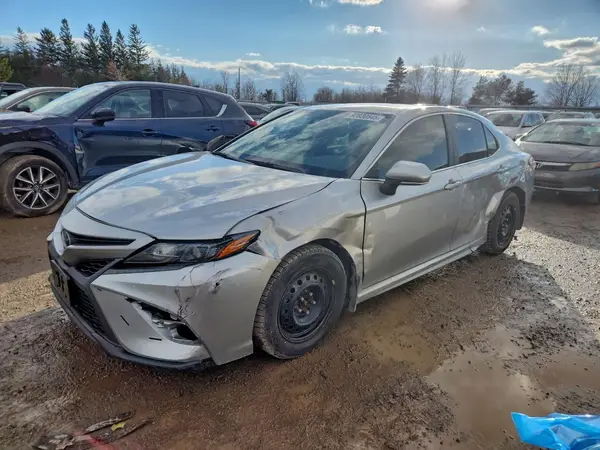 4T1G11AK8MU547402 2021 TOYOTA CAMRY - Image 1