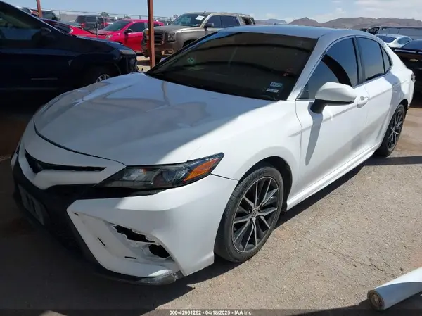 4T1G11AK8MU547707 2021 TOYOTA CAMRY - Image 2