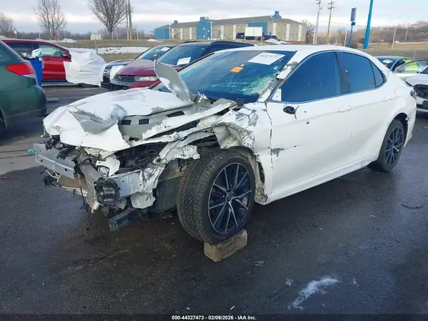 4T1G11AK8MU547710 2021 TOYOTA CAMRY - Image 2