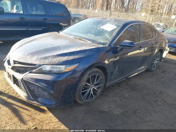 4T1G11AK8MU549487 2021 TOYOTA CAMRY - Image 2