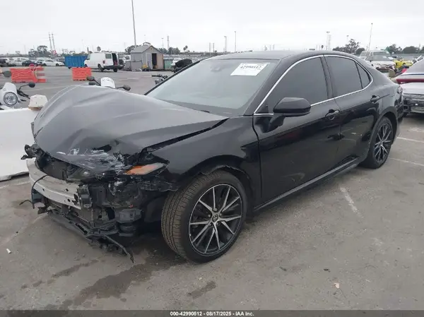 4T1G11AK8MU552289 2021 TOYOTA CAMRY - Image 2