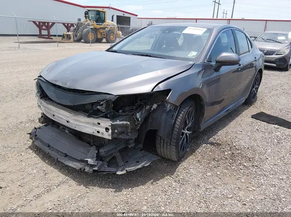 4T1G11AK8MU552924 2021 TOYOTA CAMRY - Image 2