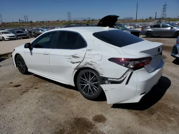 4T1G11AK8MU555547 2021 TOYOTA CAMRY - Image 2