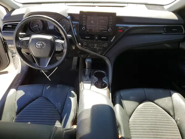 4T1G11AK8MU557895 2021 TOYOTA CAMRY - Image 8