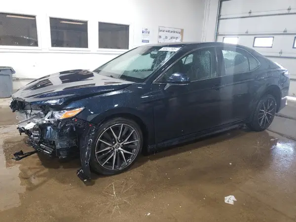 4T1G11AK8MU557959 2021 TOYOTA CAMRY - Image 1