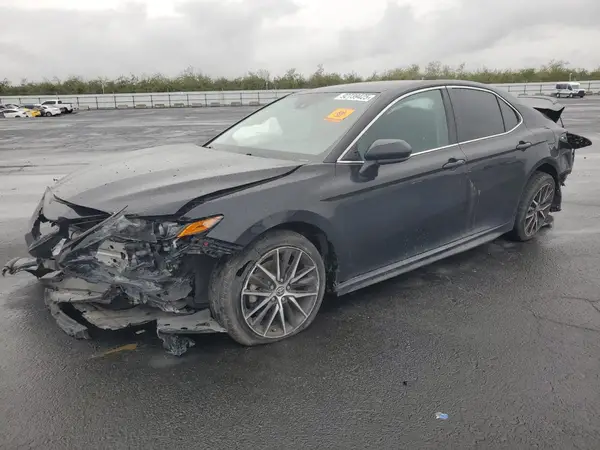 4T1G11AK8MU559016 2021 TOYOTA CAMRY - Image 1