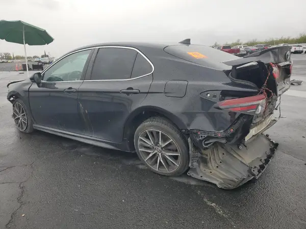 4T1G11AK8MU559016 2021 TOYOTA CAMRY - Image 2