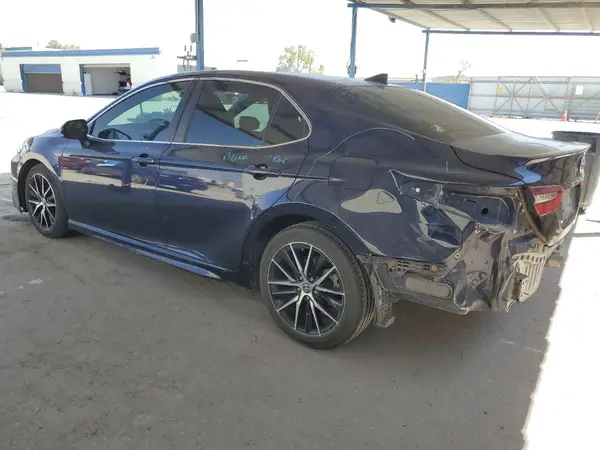 4T1G11AK8MU561932 2021 TOYOTA CAMRY - Image 2