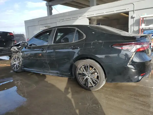 4T1G11AK8MU562689 2021 TOYOTA CAMRY - Image 2