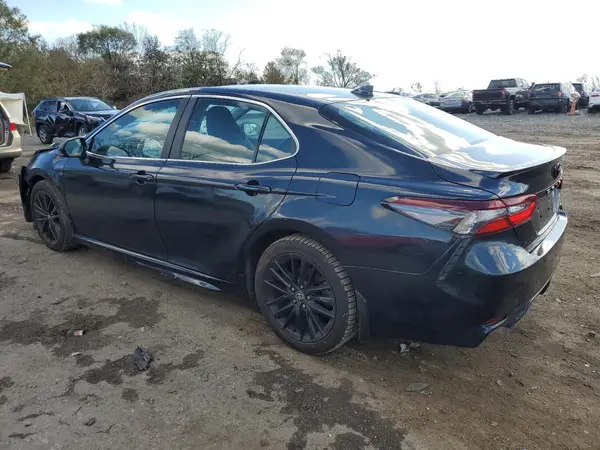 4T1G11AK8MU566984 2021 TOYOTA CAMRY - Image 2