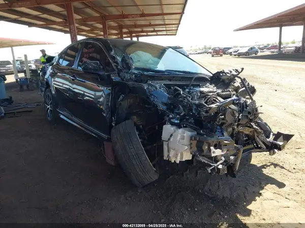 4T1G11AK8MU567763 2021 TOYOTA CAMRY - Image 1
