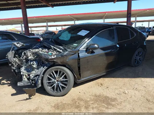 4T1G11AK8MU567763 2021 TOYOTA CAMRY - Image 2