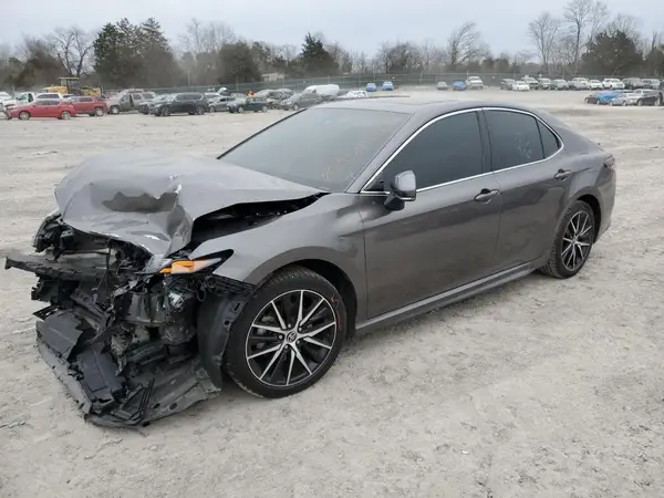 4T1G11AK8MU574437 2021 TOYOTA CAMRY - Image 1
